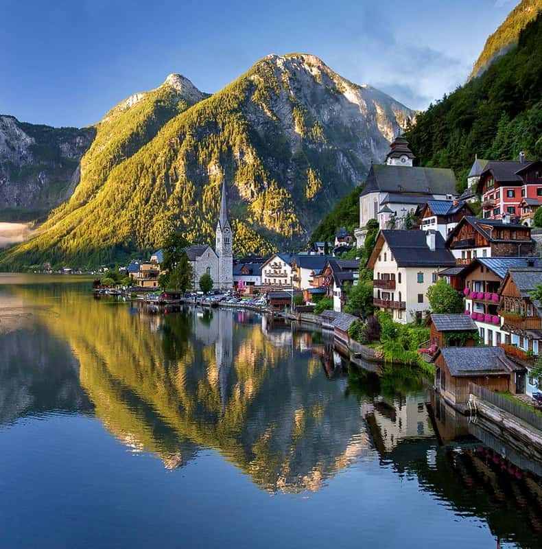 Salzburg: Hallstatt and Sound of Music Tour