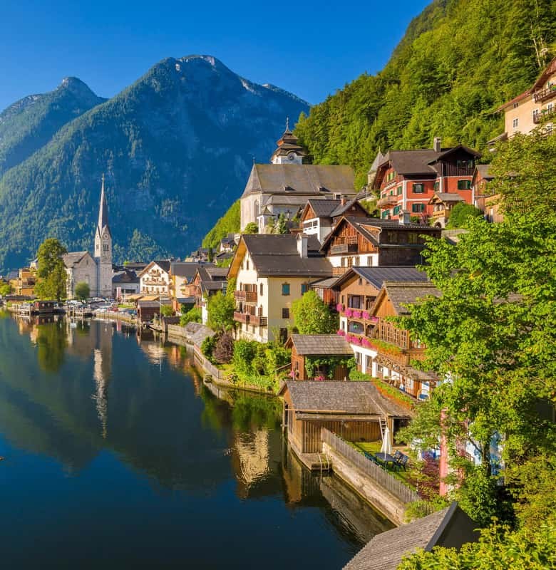 Vienna: Hallstatt Day Trip with Skywalk Option